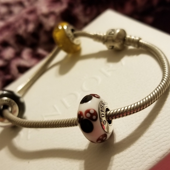 PANDORA DISNEY MINNIE MOUSE RED WHT BLK GLASS - Picture 4 of 4